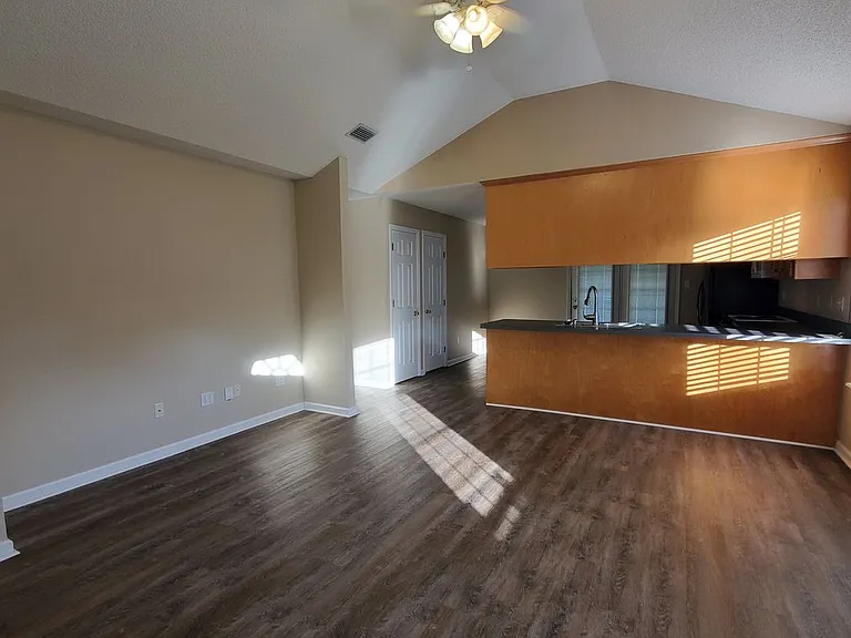 3401 Studstill Rd — Photo 2