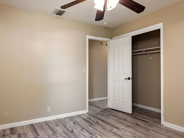 1221 Alysa Ct — Photo 16