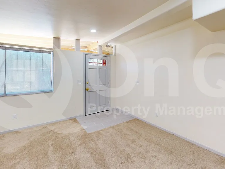 2526 E Allen Rd — Photo 7