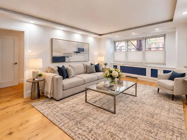 360 W 22nd St APT 1K, New York, NY 10011