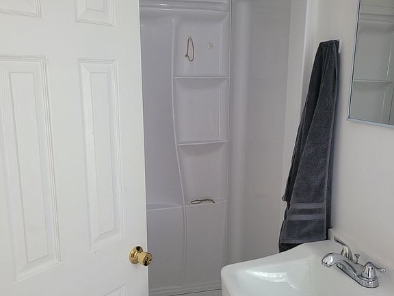 2nd image of 61B West St