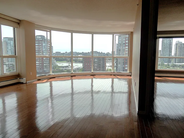 283 Davie St #1005 — Photo 3