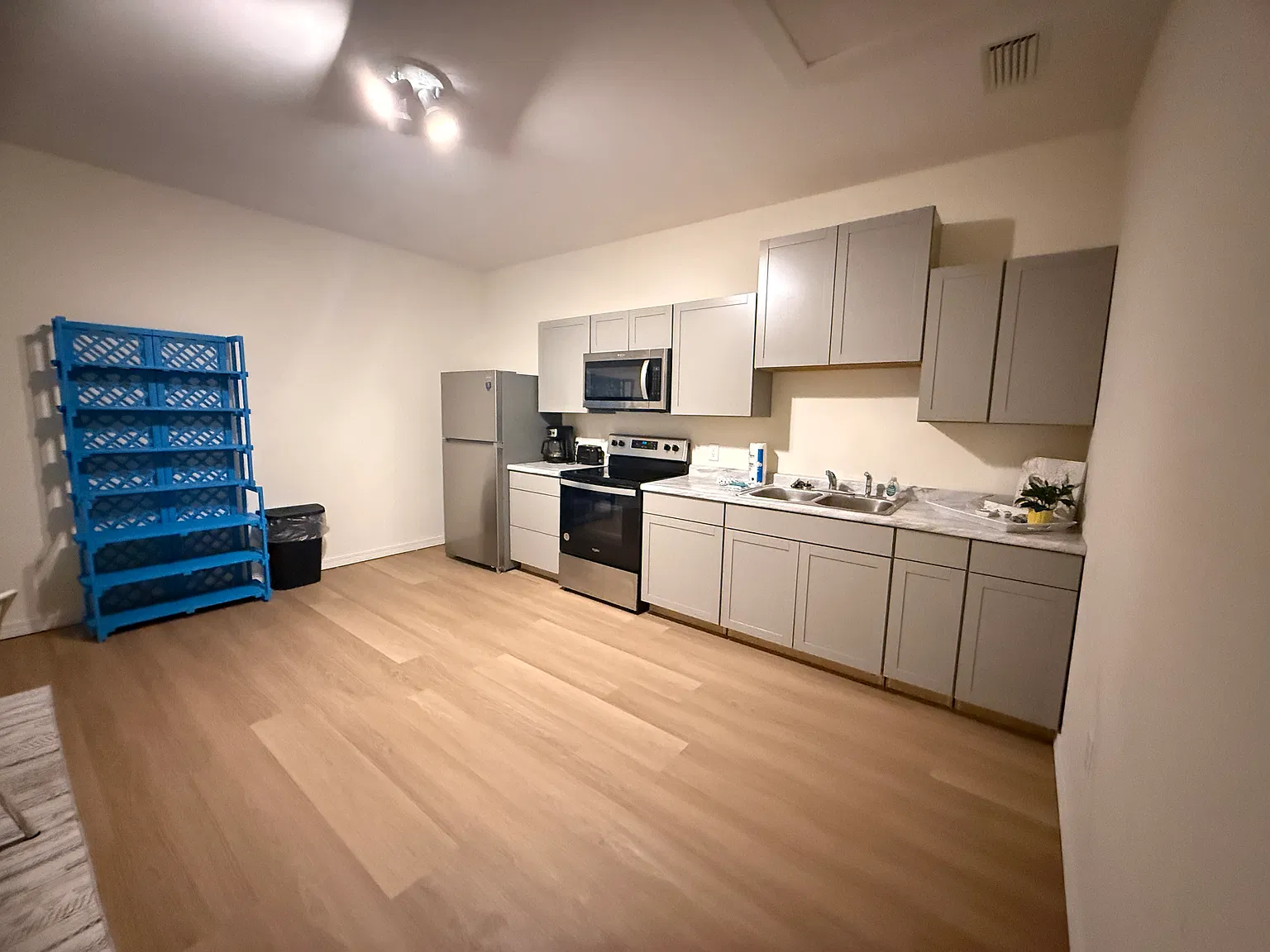 Available Now! Huge 3 Bedroom Apt Magnolia Springs!! — Photo 4