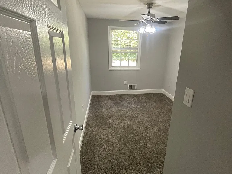 Longview — Photo 173