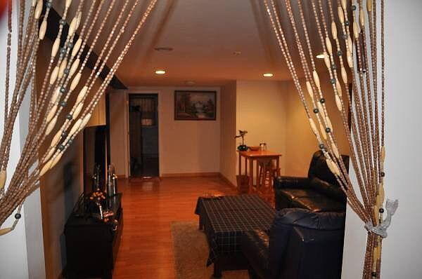2nd image of 64 Bay 28th St #1