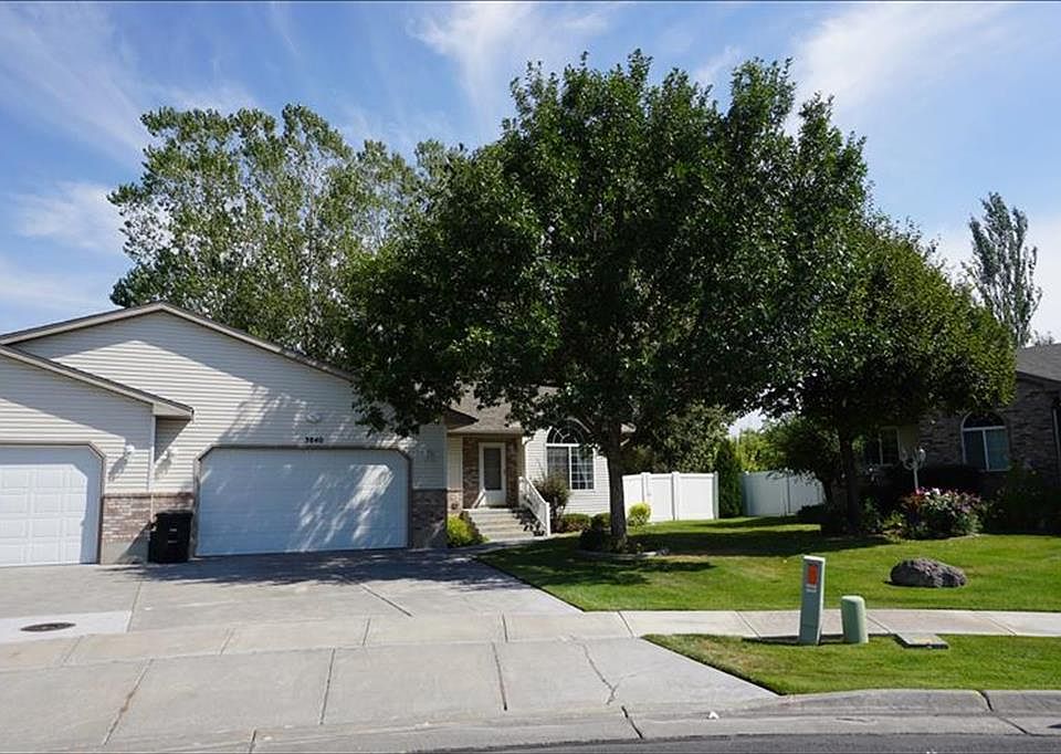 1st image of 3840 E Silverwood Cir