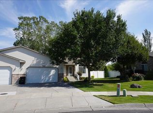 3840 E Silverwood Cir, Ammon, ID 83406