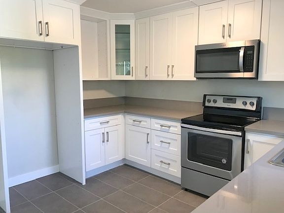 2nd image of 5914 Buffalo Ave #2B-2Ba-1100Sqft