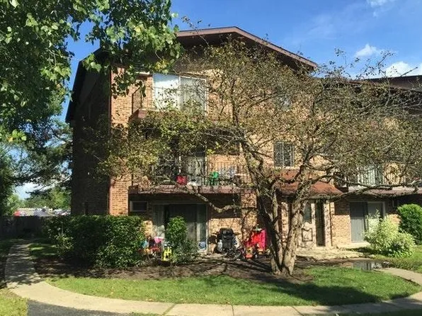 2533 Spring St APT 2606, Woodridge, IL 60517