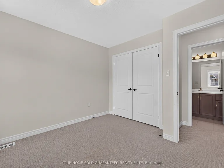 114 Dunrobin Ln — Photo 20