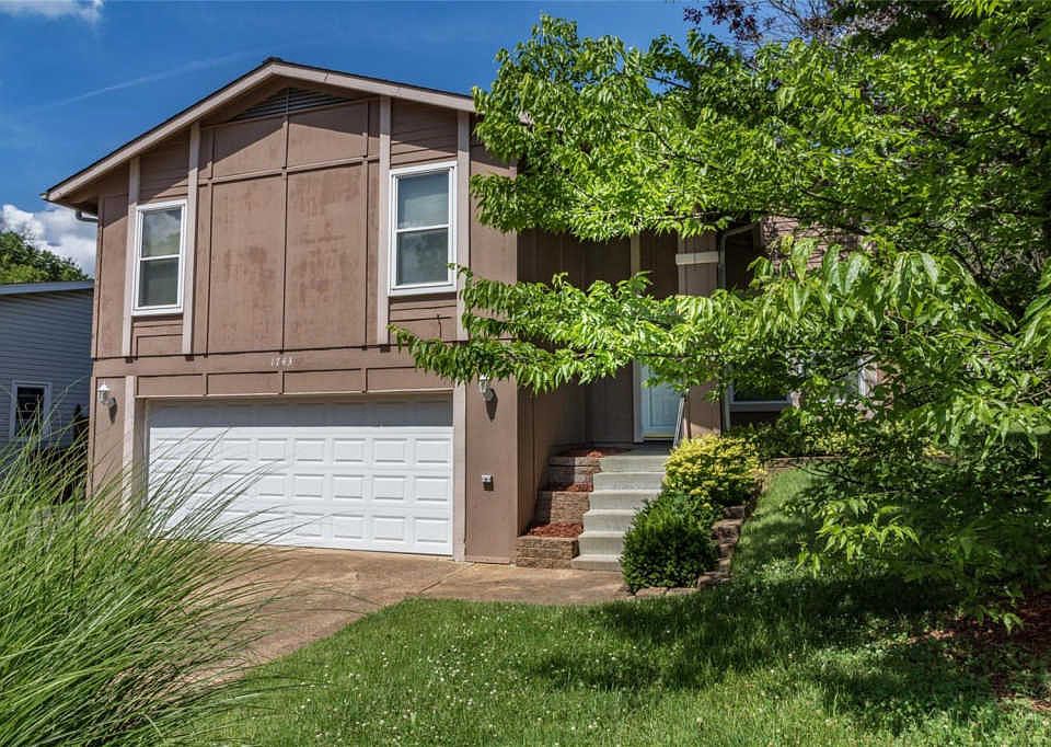 1st image of 1743 Fairfax Dr
