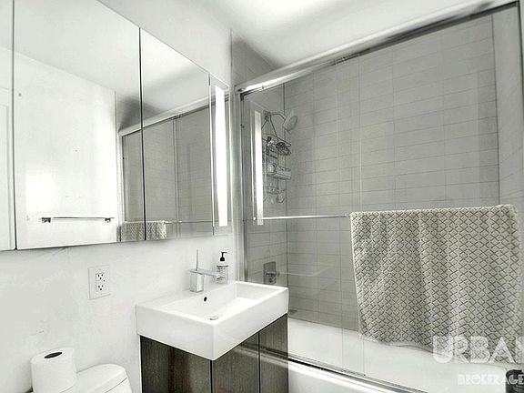 4th image of 300 Bleecker St APT 4C