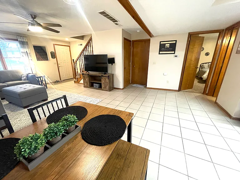 Summerset Dr — Photo 7