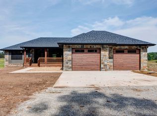 1939 Thomas Rd, Norwood, MO 65717