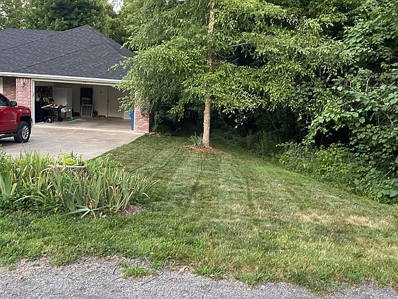 3rd image of 14 Olmstead Ln