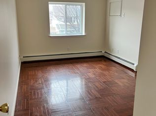 820 Clarence Ave, Bronx, NY 10465