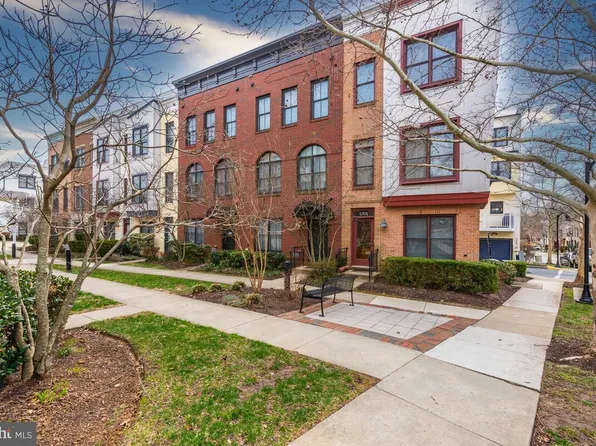 5701 44th Ave, Hyattsville, MD 20781