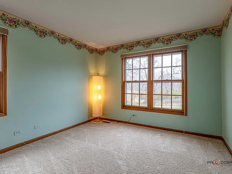 1551 Crowfoot Cir N — Photo 27