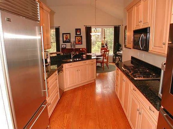 3rd image of 69 Granite Dr
