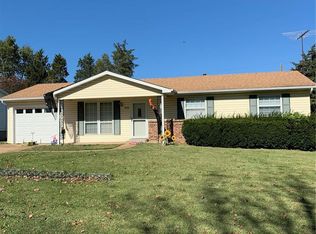 221 Kenwood St, Farmington, MO 63640