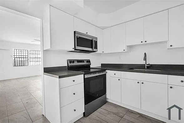 14600 NE 14th Ave #2 — Photo 3