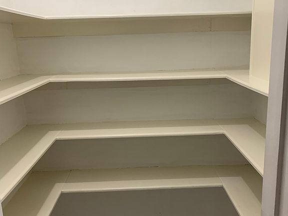 Walk in Pantry