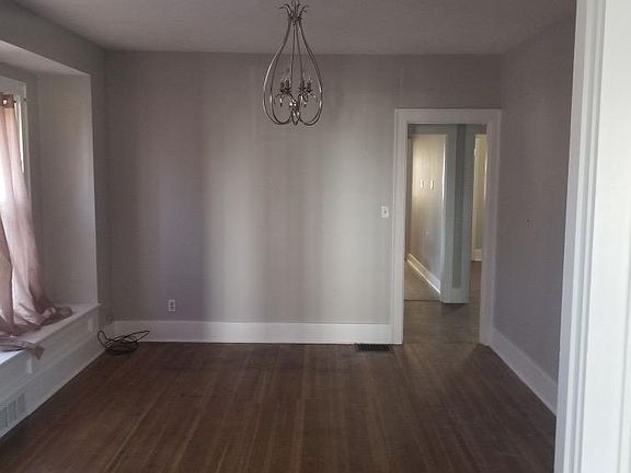 3rd image of 4504 Parker Ave