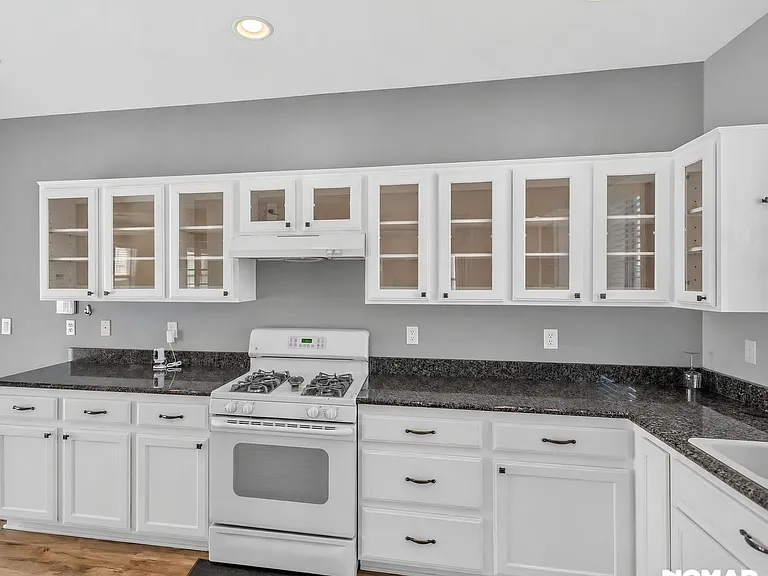 8528 Myrsine Ct — Photo 11