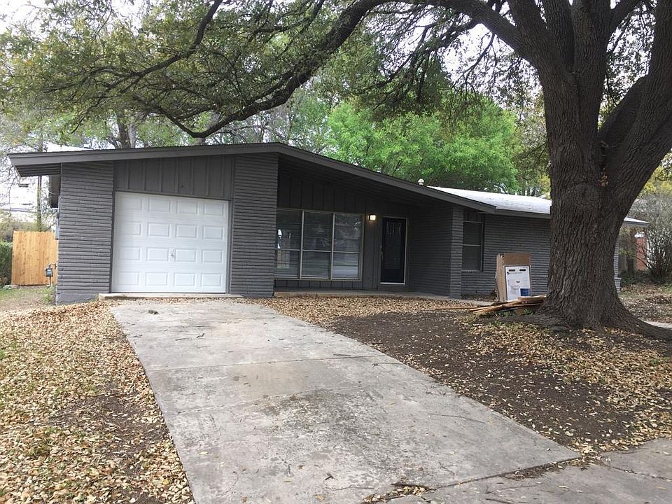 1st image of 211 Bamburgh Dr