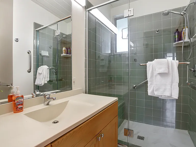352 Carolina Ln — Photo 26