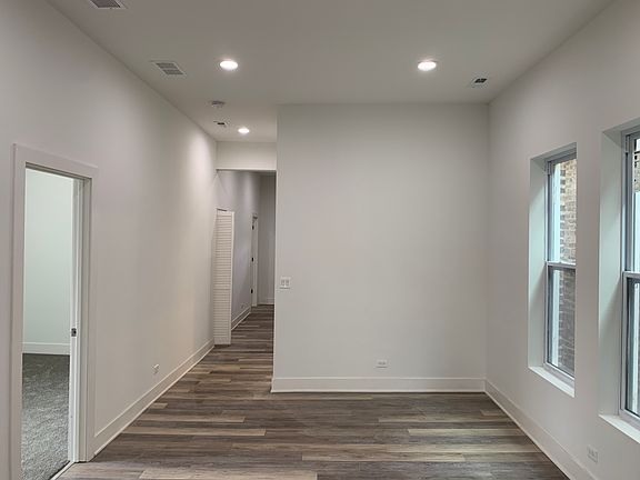 5th image of 371 N Avers Ave