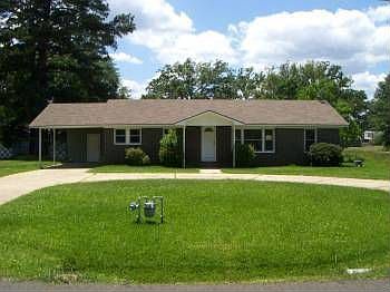4th image of 1602 Evergreen St