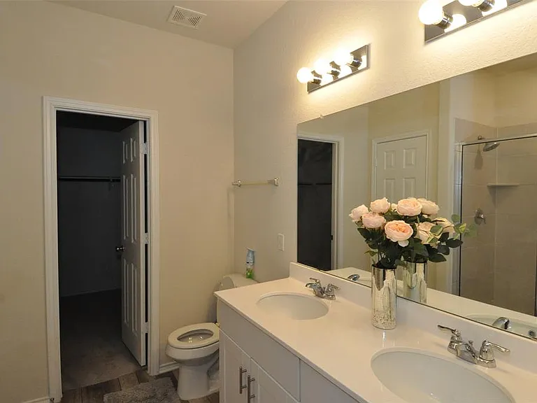 1717 T H Johnson Dr — Photo 24