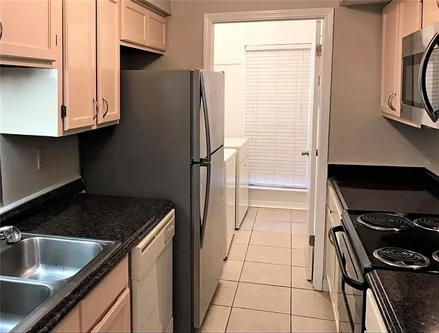 125 Walnut St — Photo 6