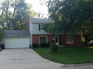 1523 SW Ward Pkwy, Topeka, KS 66604