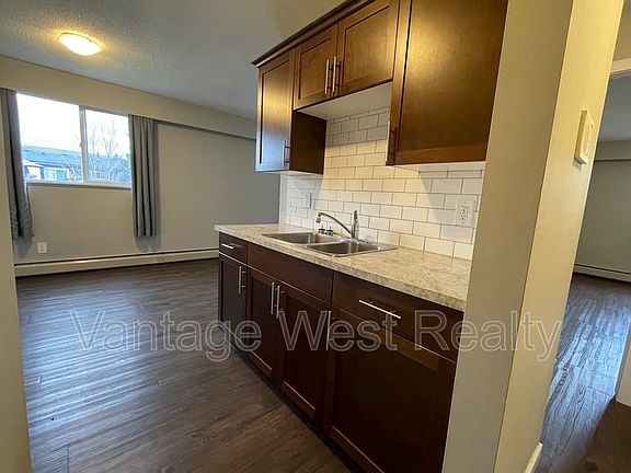 4th image of 235 Husch Rd #204