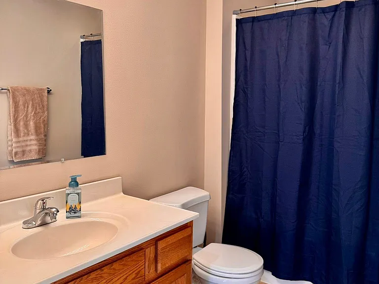 1005 E Carter St — Photo 4