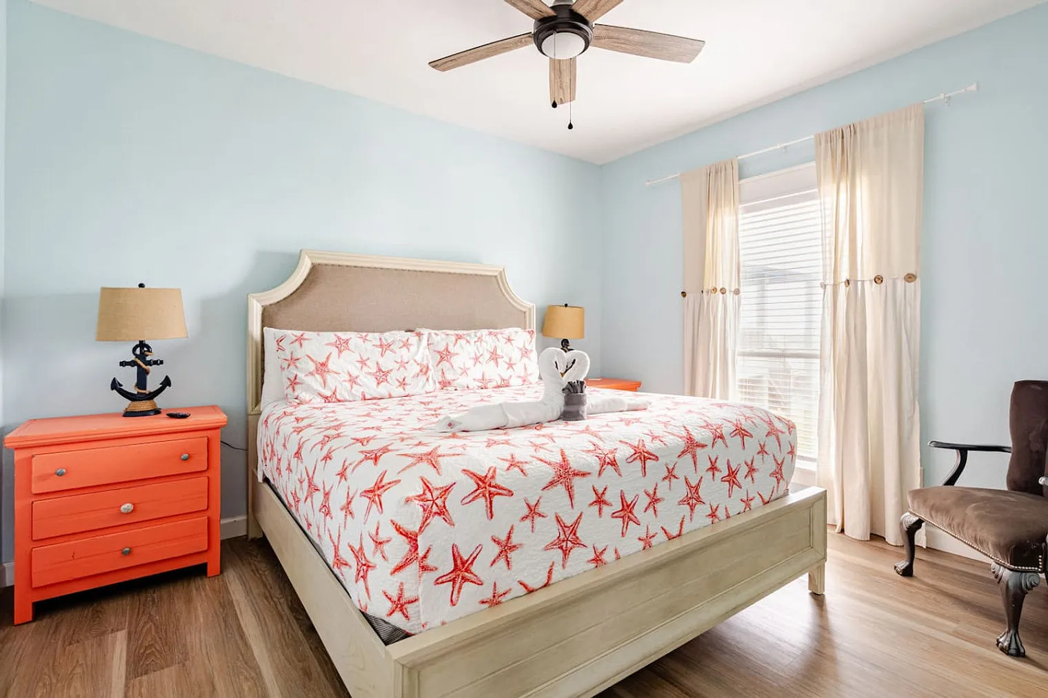 4 bed, 2.0 bath, 1291 sqft, $3,809 — Photo 4