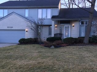 37757 Glengrove Dr, Farmington Hills, MI 48331