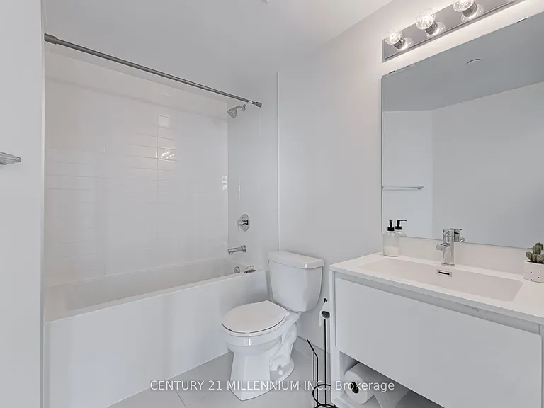 159 Wellesley St E #708 — Photo 8