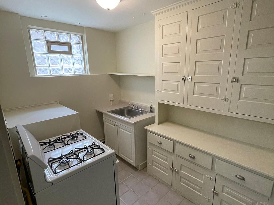 1st image of 1084 Jefferson Ave #8