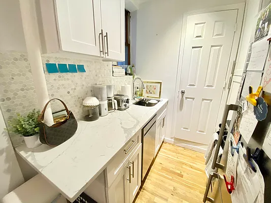 Rented by J PRESTON AND ASSOCIATES INC | media 10