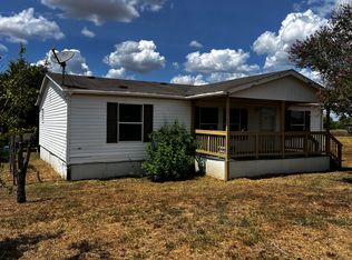 683 County Road 329, Floresville, TX 78114