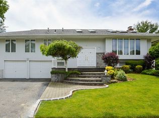 5 Neil Dr, Old Bethpage, NY 11804