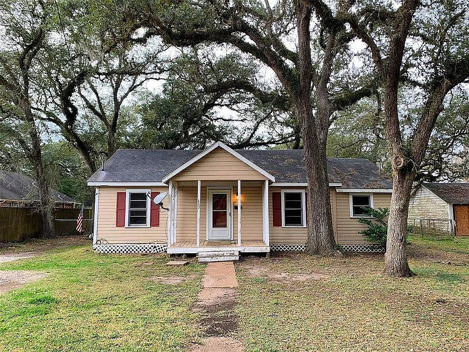 2 bed, 1.5 bath, 944 sqft, $1,300 — Photo 3