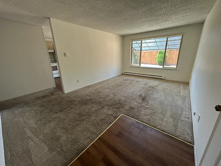 455 NW Fenton St — Photo 2