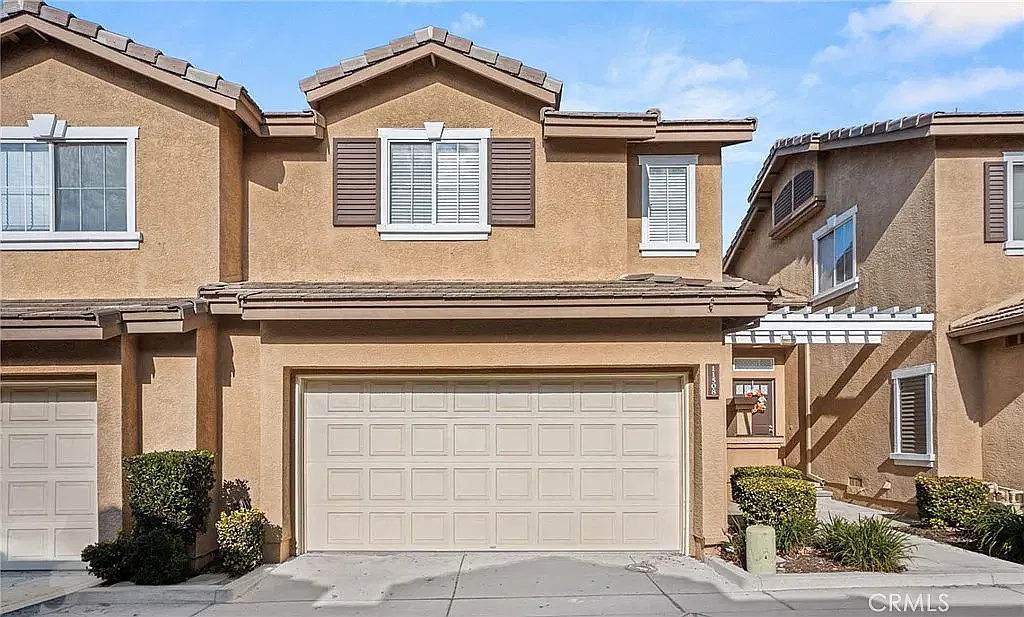 3 bed, 1248 sqft, $3,649 — Photo 4