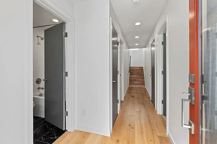 7331 Fauntleroy Way SW — Photo 9