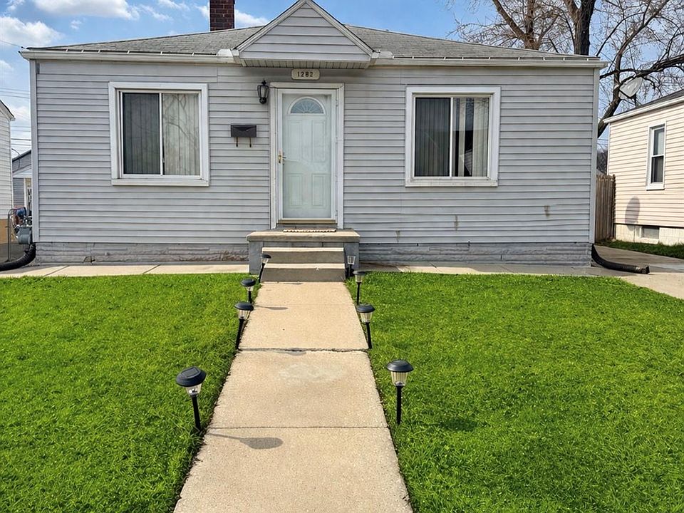 1st image of 1282 Applewood Ave