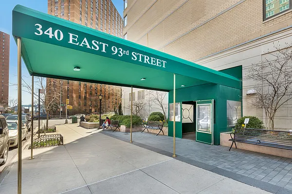 Sold by Cooper & Cooper Real Estate | media 6
